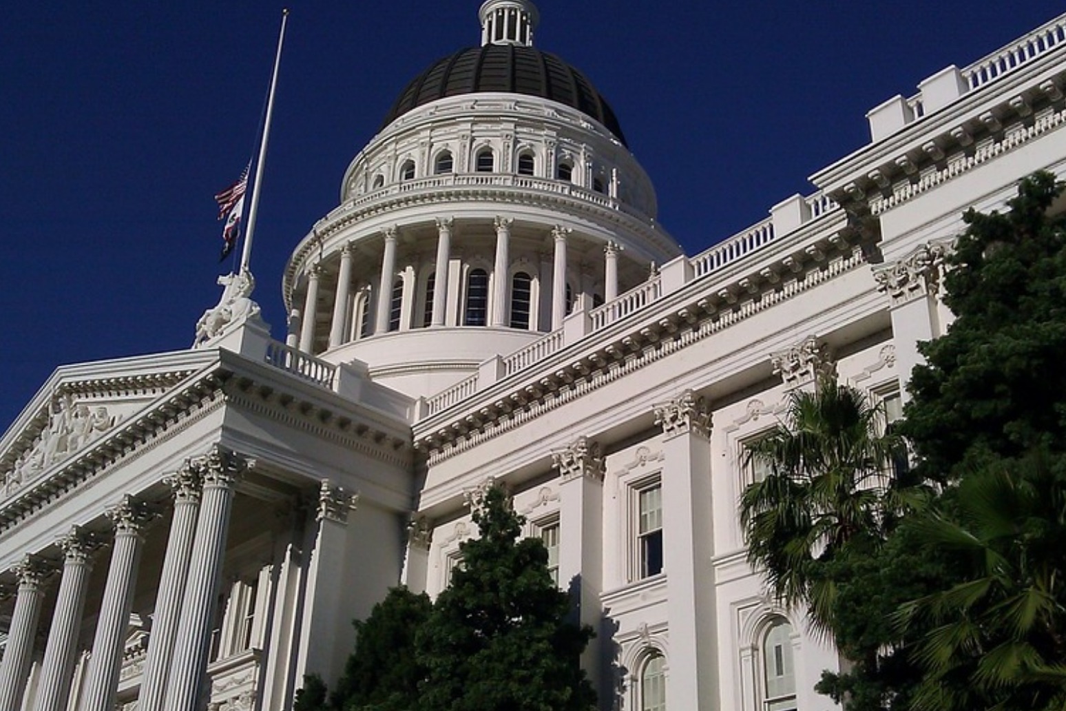 U.S. Senate approves budget deal too late to avert shutdown 